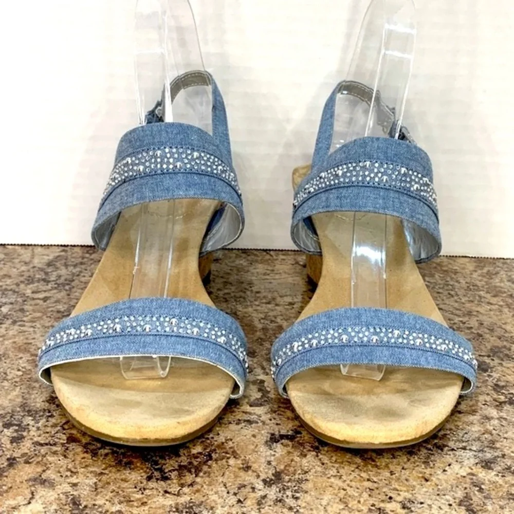 Bandolino Gurleen Chambray Blue & Rhinestone Wedge Sandals Size 8